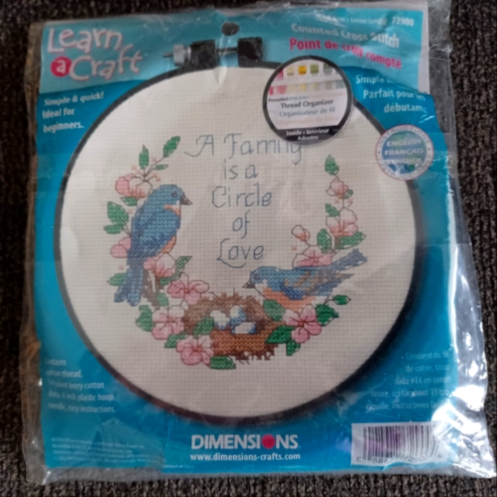 Dimensions Counted Cross Stitch Kit 'A Family Is A Circle of Love'   ** NWT **